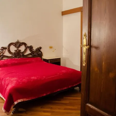 Casa Carrassi Amedeo דירה *